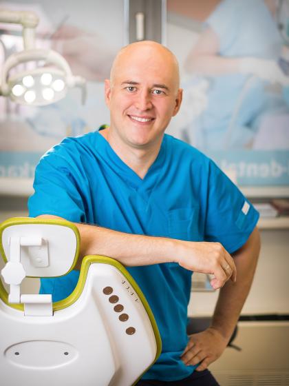 Dr. Gaál Zoltán - Fogszakorvos konzerváló fogászat és fogpótlástan